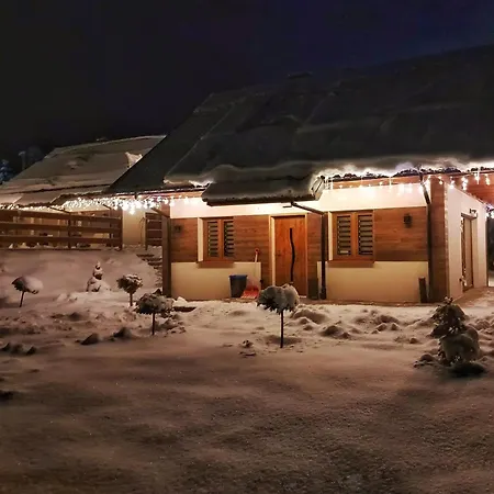 Caloroczne Domki Wypoczynkowe - Osada Pod Gora Ustrzyki Dolne Exterior photo