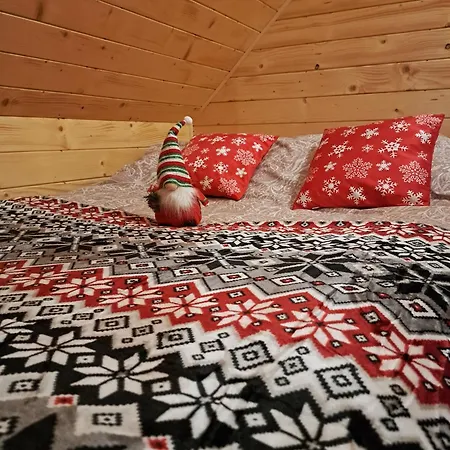 Caloroczne Domki Wypoczynkowe - Osada Pod Gora Ustrzyki Dolne Exterior photo