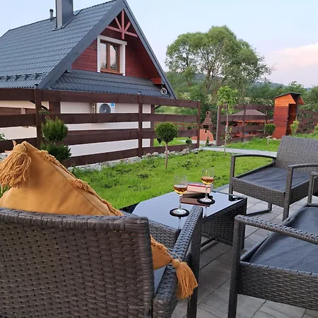 Caloroczne Domki Wypoczynkowe - Osada Pod Gora Ustrzyki Dolne Exterior photo